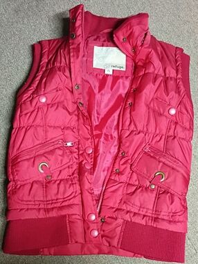 Refuge Red Puffer vest